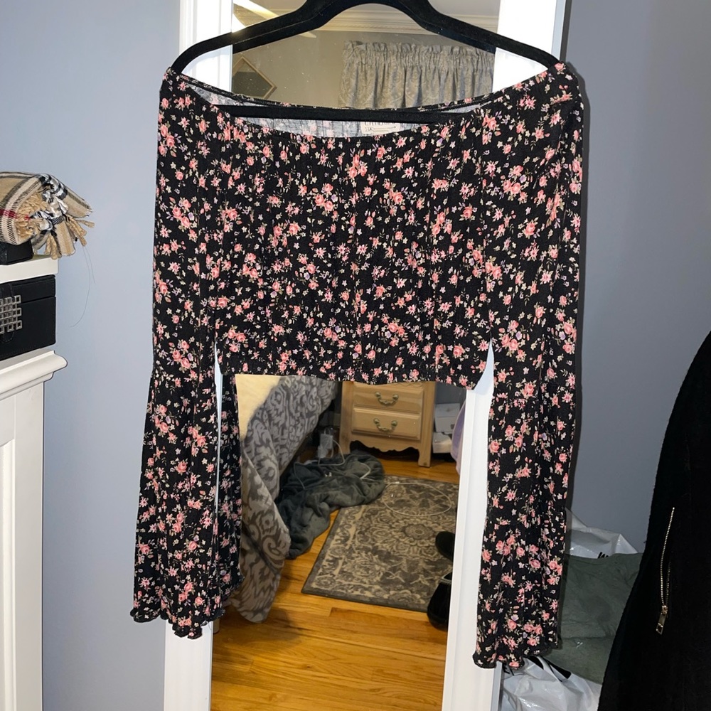 Off-Shoulder Floral Crop Top